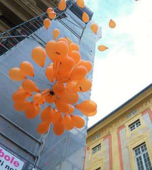 Il muro delle bambole in piazza De Ferrari