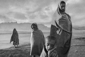 salgado-rifugiati-nel-campo-di-korem-etiopia-1984