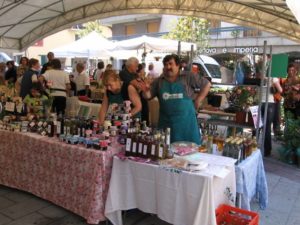 Un banco alla Festa delle Rose di Busalla